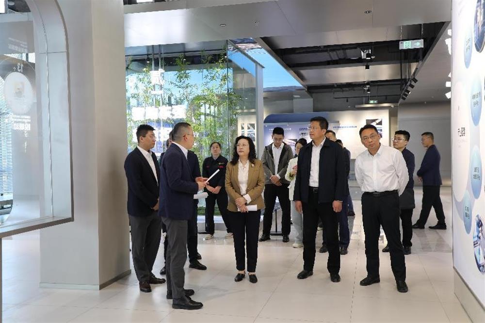 產(chǎn)發(fā)集團(tuán)黨委書(shū)記、董事長(zhǎng)黃蓓帶隊(duì)調(diào)研 先進(jìn)裝備智造港項(xiàng)目