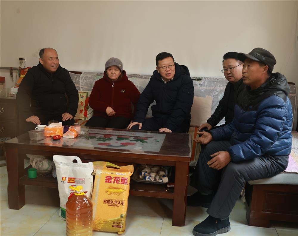 新春送溫暖 幫扶顯擔(dān)當(dāng)！ 濟(jì)南產(chǎn)發(fā)集團(tuán)走訪慰問“第一書記”幫扶村